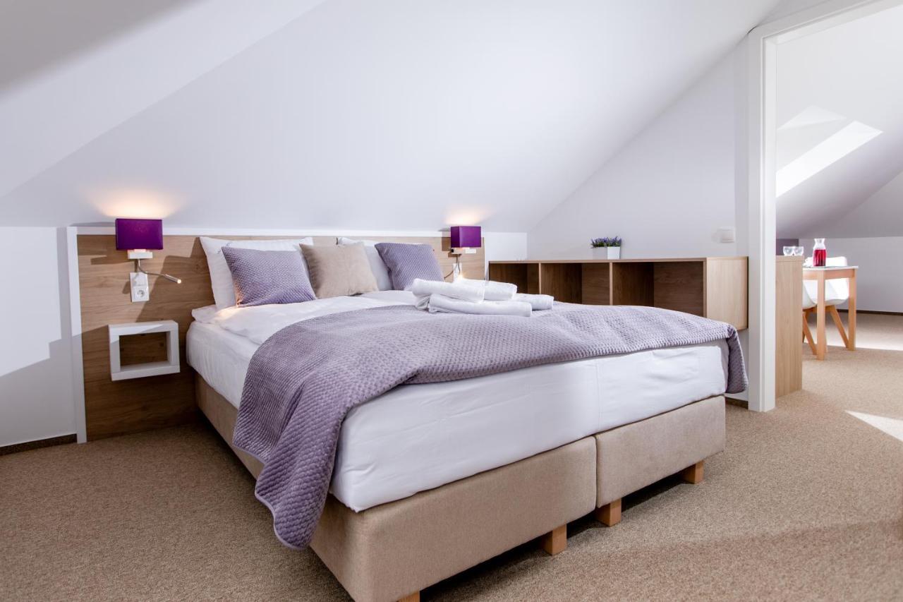 Botanica Bed & Breakfast *